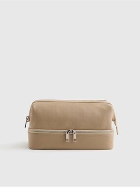 NWT Quince Italian Leather Dual Compartment Toiletry Bag in Taupe